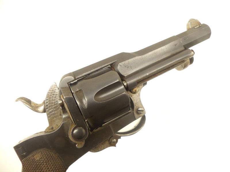 REVOLVER BABY MAQUAIRE. REVOLVER BABY MAQUAIRE.