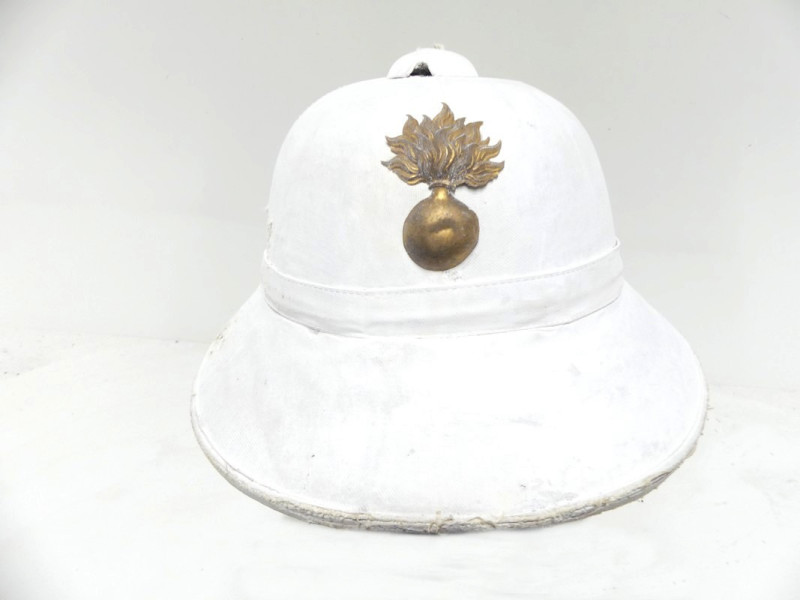 CASQUE COLONIAL DE GENDARMERIE MODELE 1931.