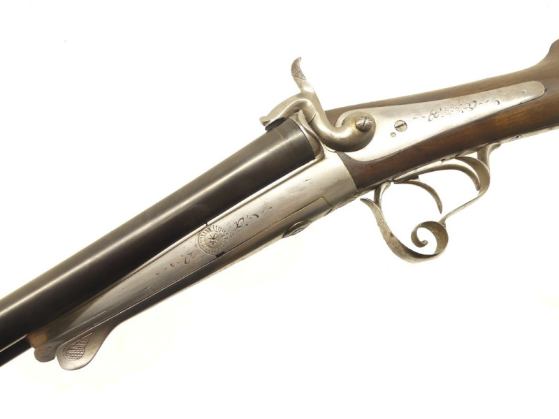FUSIL DE CHASSE JUXTAPOSE A BROCHE. FUSIL DE CHASSE JUXTAPOSE A BROCHE.