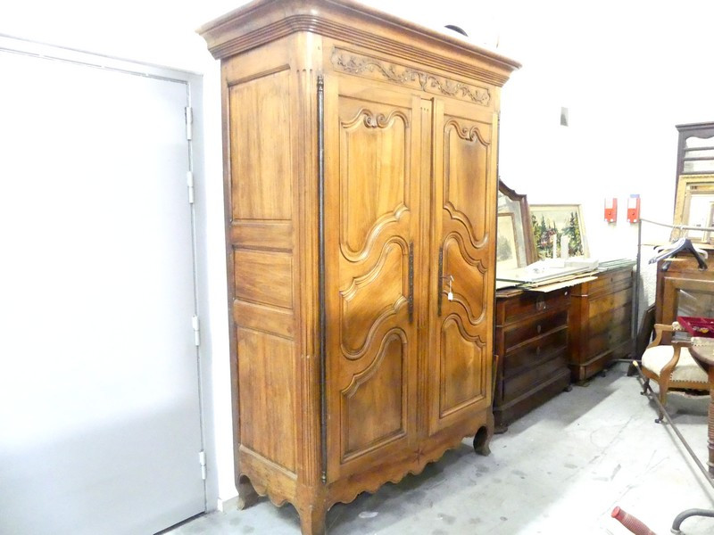 ARMOIRE ANCIENNE.