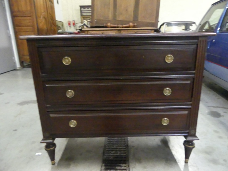 COMMODE ANCIENNE.