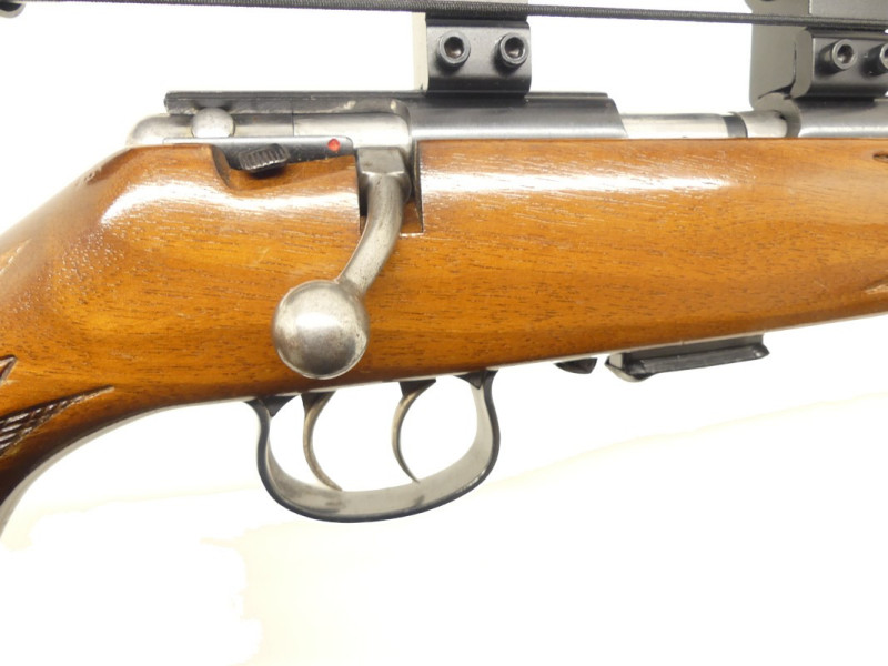 CARABINE ANSCHÜTZ MODELE 1515-1516 AVEC LUNETTE ET BIPIED. CARABINE ANSCHÜTZ MODELE 1515-1516 AVEC LUNETTE ET BIPIED.