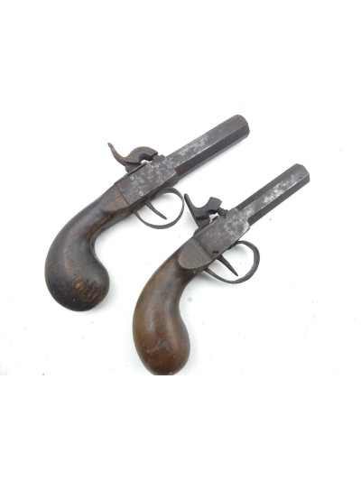 DEUX PISTOLETS COUP DE...