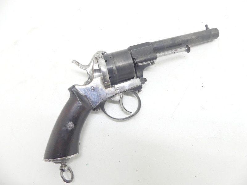 REVOLVER TYPE LEFAUCHEUX 9mm A BROCHE.