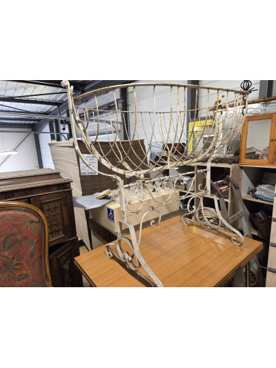 BERCEAU STYLE CORBEILLE