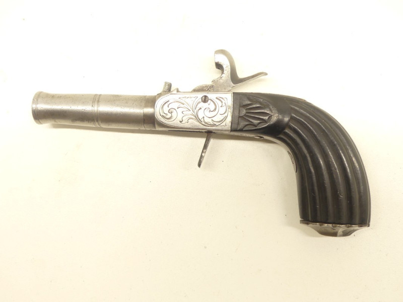 PISTOLET DE POCHE A PERCUSSION XIXe. PISTOLET DE POCHE A PERCUSSION XIXe.
