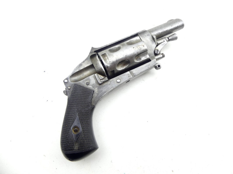 REVOLVER VELODOG HAMMERLESS.