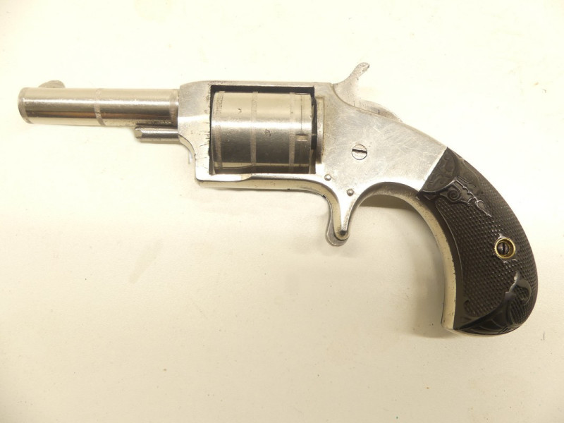 REVOLVER WHITE STAR. REVOLVER WHITE STAR.
