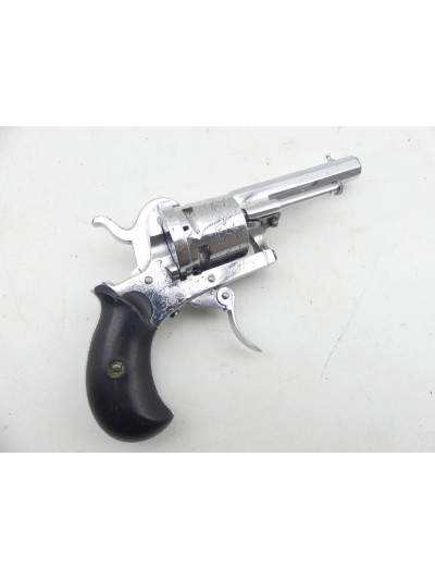 REVOLVER A BROCHE THE...