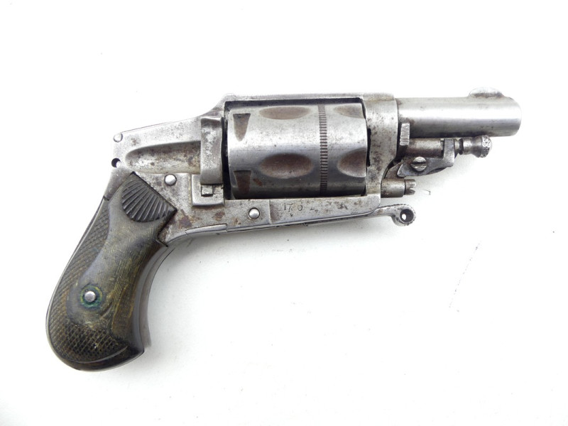 REVOLVER VELODOG HAMMERLESS.