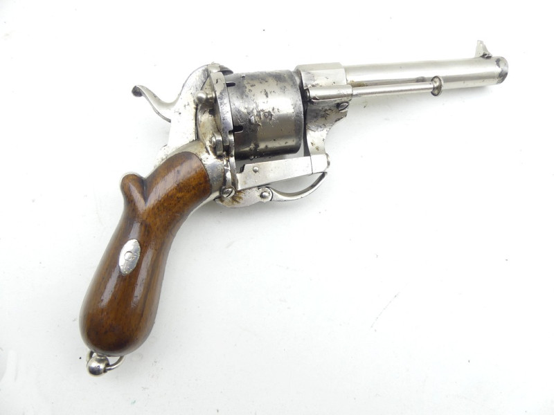 REVOLVER 9mm A BROCHE TYPE LEFAUCHEUX.