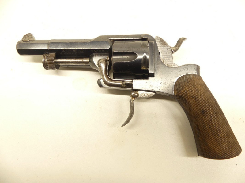 REVOLVER BABY FAGNUS MAQUAIRE. REVOLVER BABY FAGNUS MAQUAIRE.