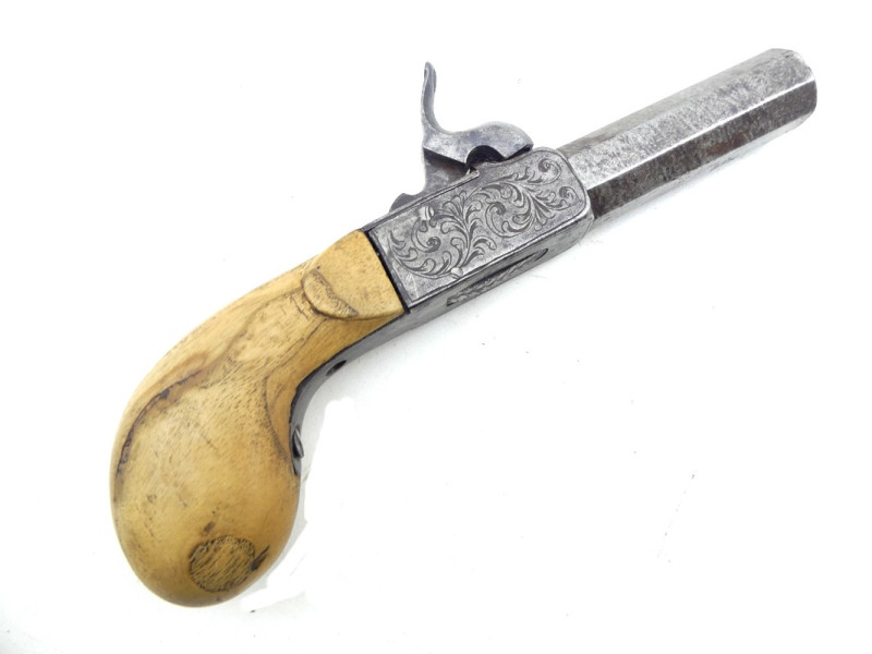PISTOLET DE POCHE A PERCUSSION XIXe.