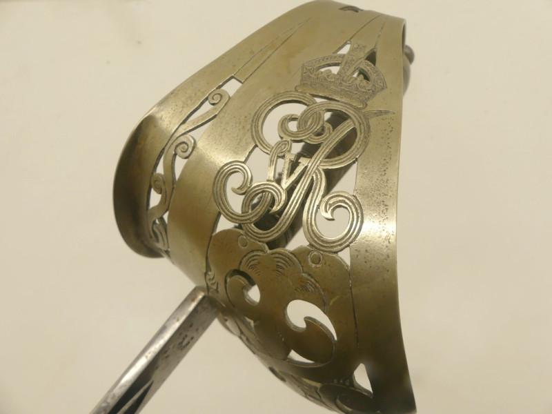 SABRE D’OFFICIER D’INFANTERIE BRITANNIQUE MODELE 1897. SABRE D’OFFICIER D’INFANTERIE BRITANNIQUE MODELE 1897.