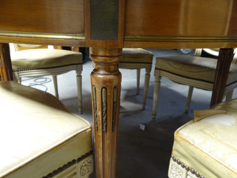 Table de Salle à Manger Louis-Philippe Ancienne en Acajou en vente sur