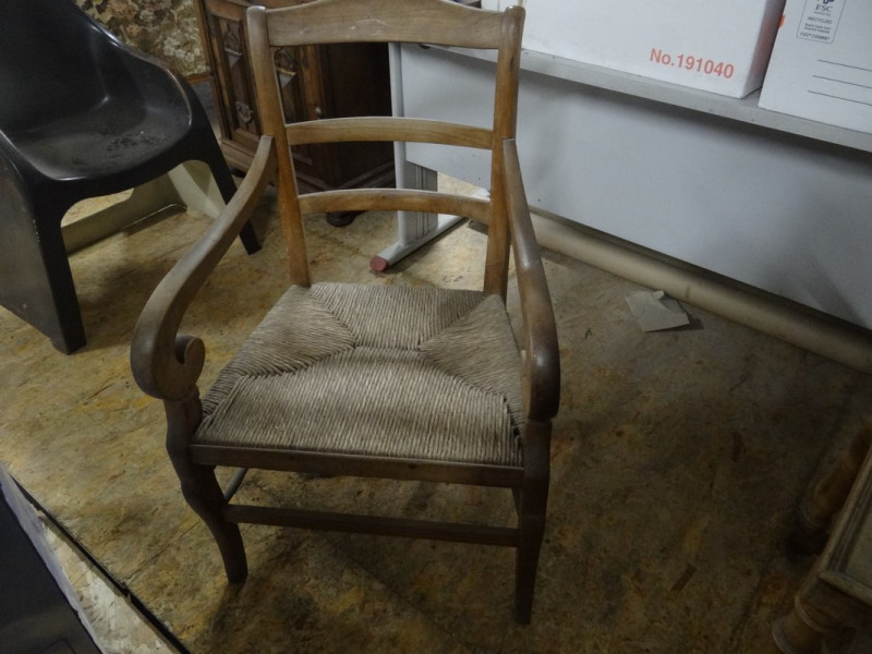 FAUTEUIL BOIS ET PAILLE AVEC ACCOUDOIRS