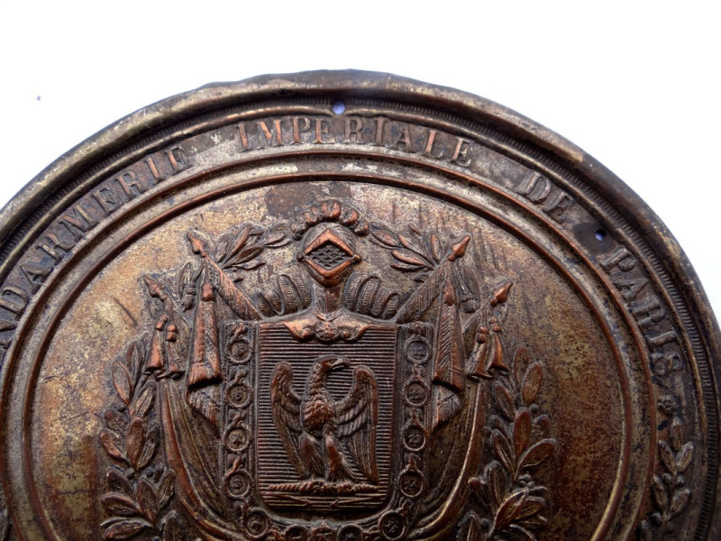 PLAQUE DE GIBERNE DE LA GENDARMERIE IMPERIALE DE PARIS PREMIER EMPIRE. PLAQUE DE GIBERNE DE LA GENDARMERIE IMPERIALE DE PARIS PREMIER EMPIRE.