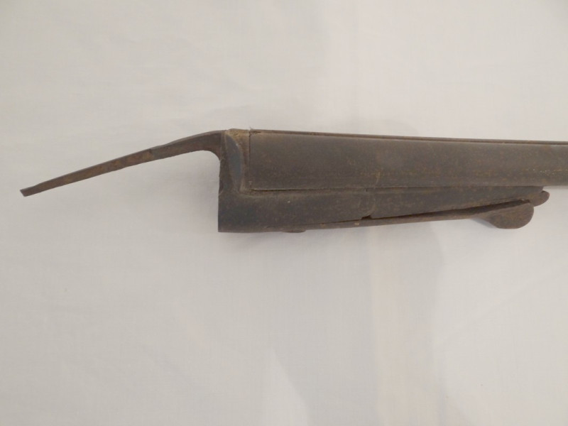BASCULE ET CANONS JUXTAPOSES DE FUSIL DE CHASSE A BROCHE. BASCULE ET CANONS JUXTAPOSES DE FUSIL DE CHASSE A BROCHE.