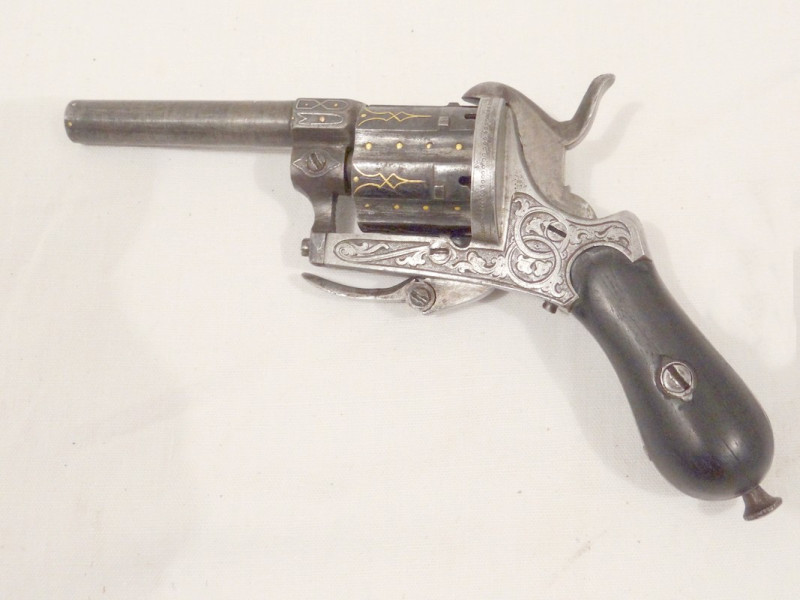 REVOLVER DE POCHE A BROCHE TYPE LEFAUCHEUX. REVOLVER DE POCHE A BROCHE TYPE LEFAUCHEUX.
