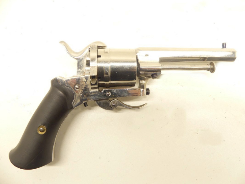 REVOLVER A BROCHE TYPE LEFAUCHEUX.