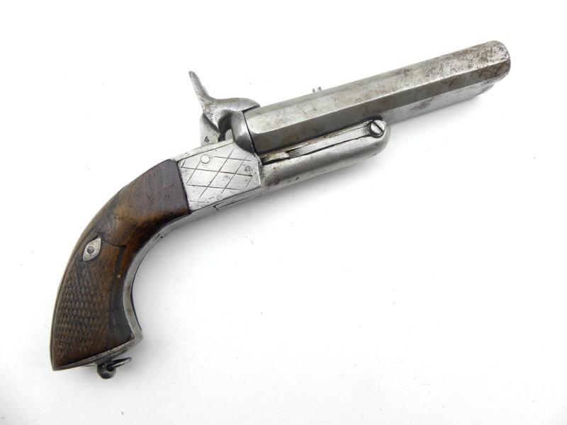 PISTOLET A BROCHE A CANONS JUXTAPOSES.